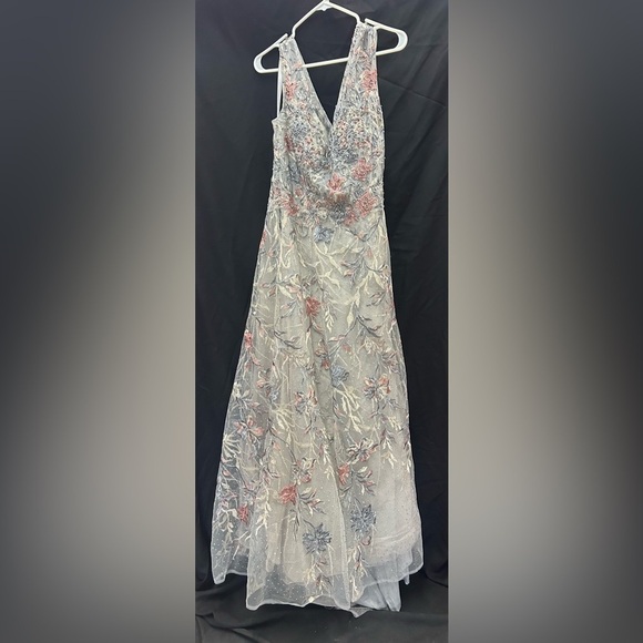 MAC DUGGAL 20263 NWOT Embroidered Illusion Cap Sleeve A Line Gown - Picture 4 of 7